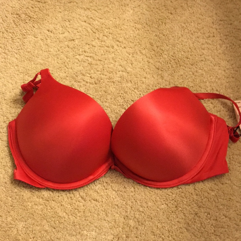 Victoria secret miraculous plunge bra 34C NWT